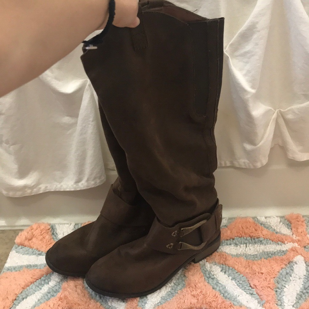 Super cute riding boots!